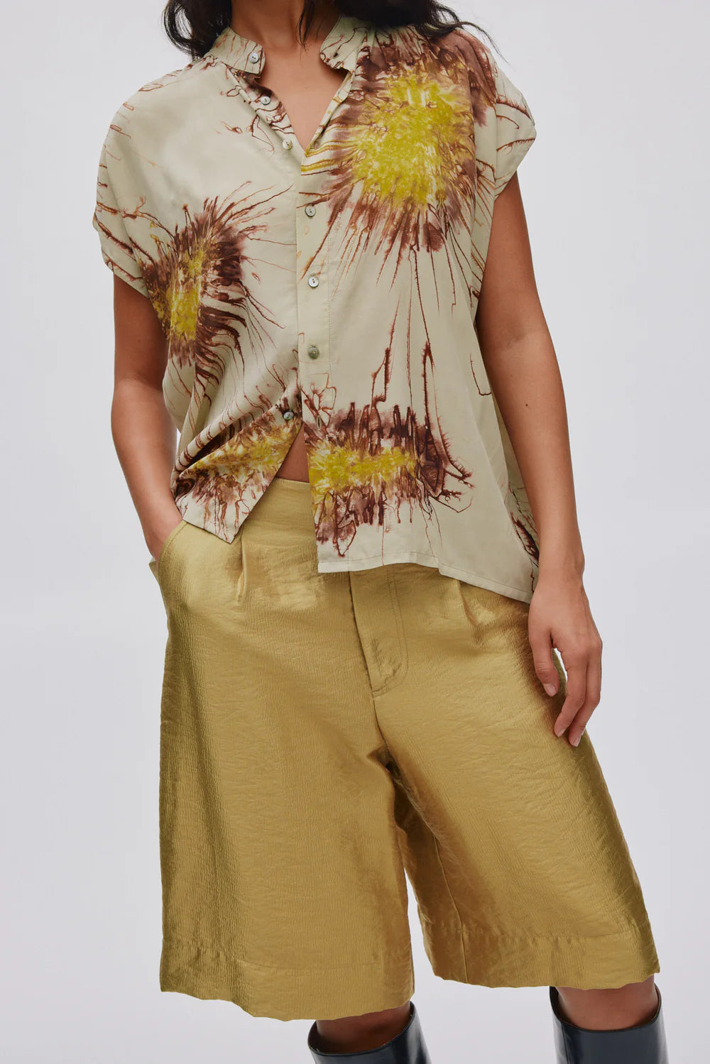 Rabens Saloner Feliza Woven Gold Shorts Gold