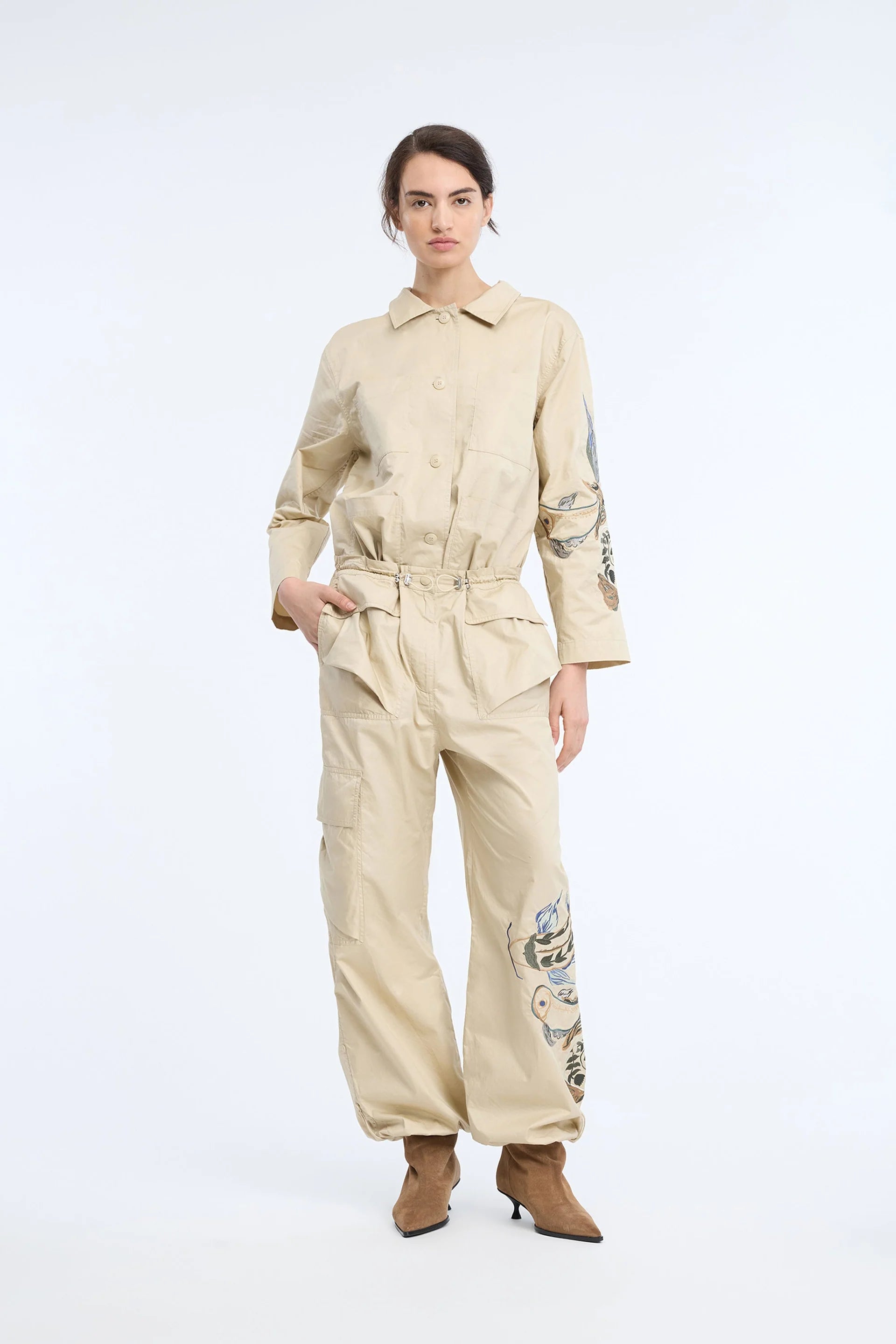 Munthe Uniform Sand
