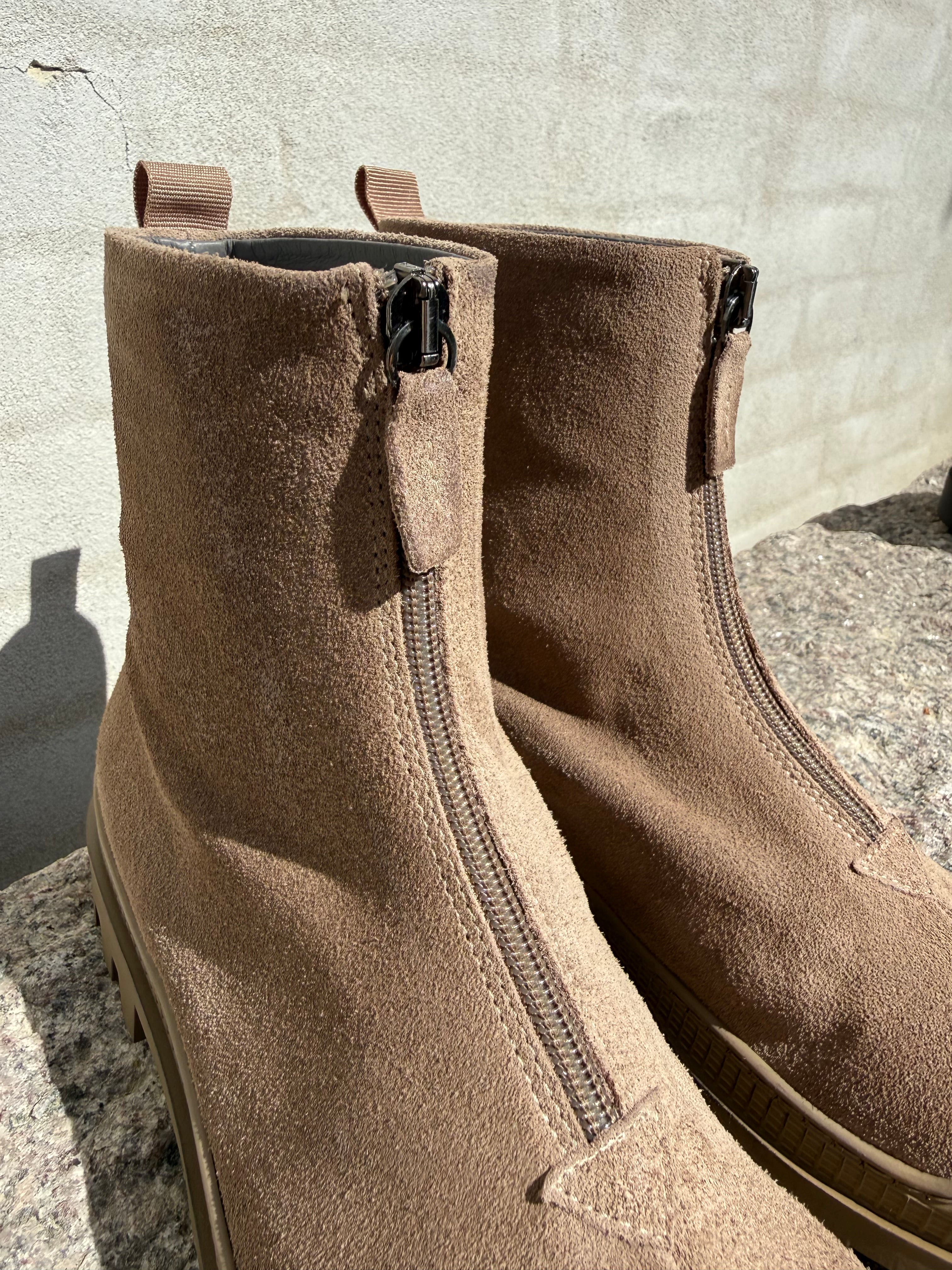 Lofina Boots 10400 London Cardboard