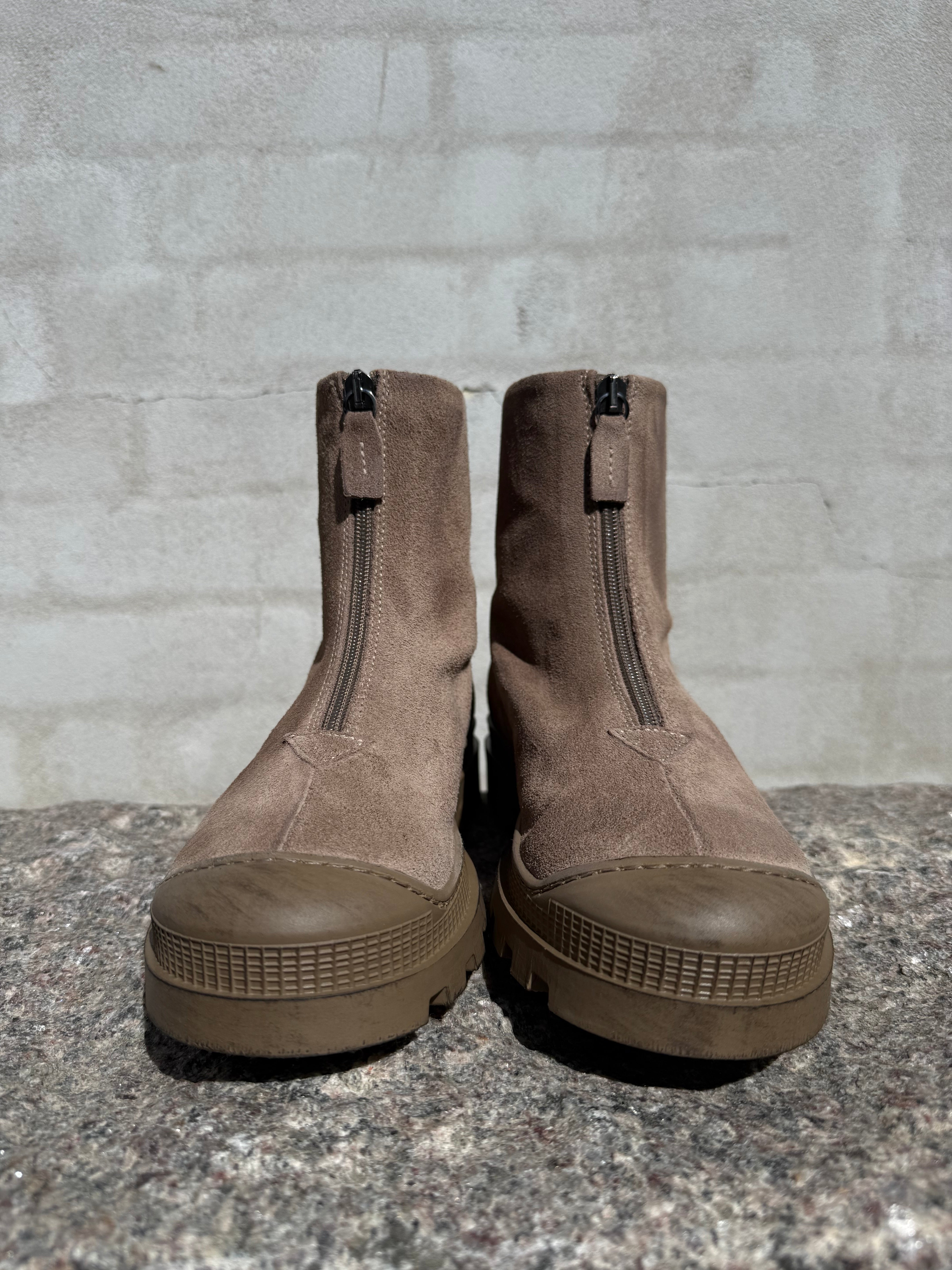 Lofina Boots 10400 London Cardboard
