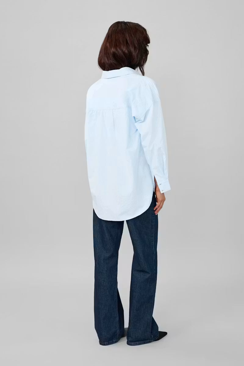My Essential Wardrobe 03 The Boxy Shirt 144115 Cashmere Blue
