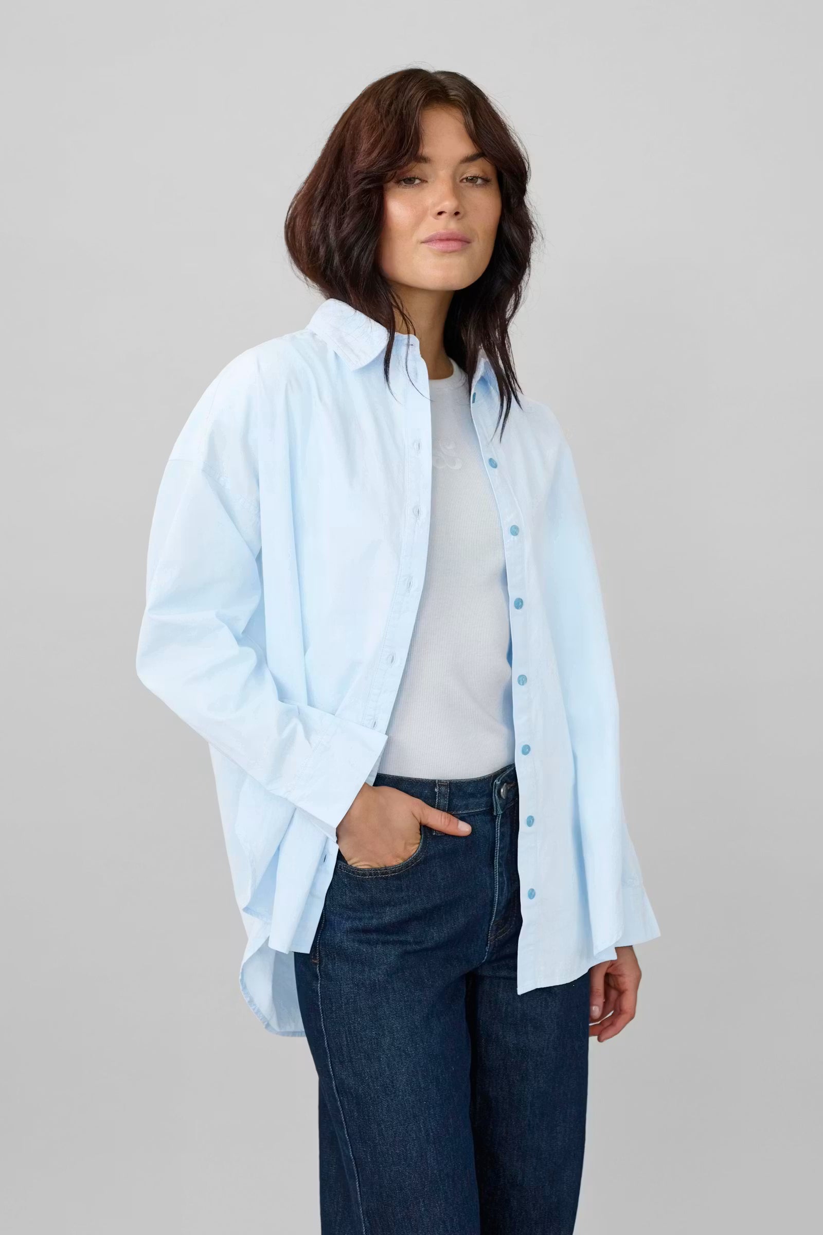 My Essential Wardrobe 03 The Boxy Shirt 144115 Cashmere Blue