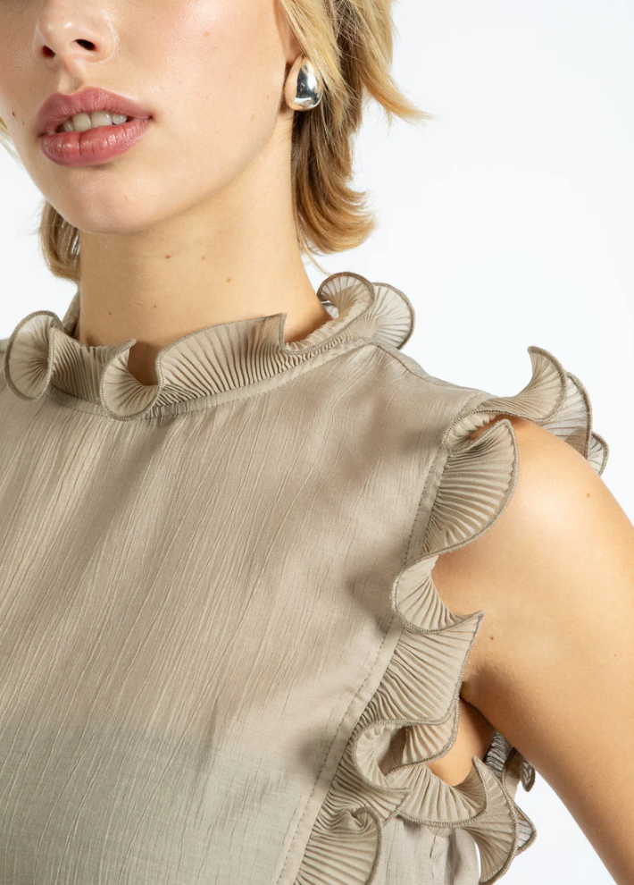 Coster Copenhagen Top With Ruffles Grey Sand