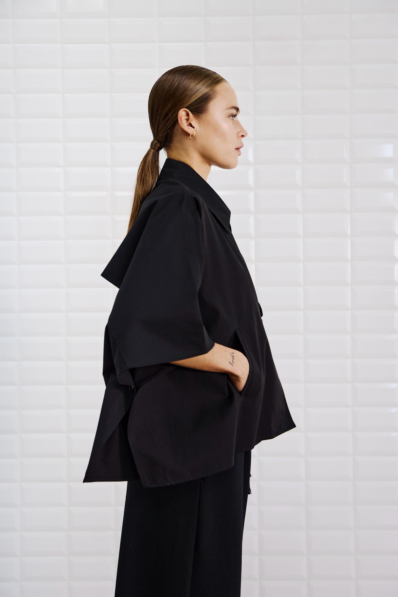 WITHBLACK WBLmedusa Trench Cape 00001579 Black