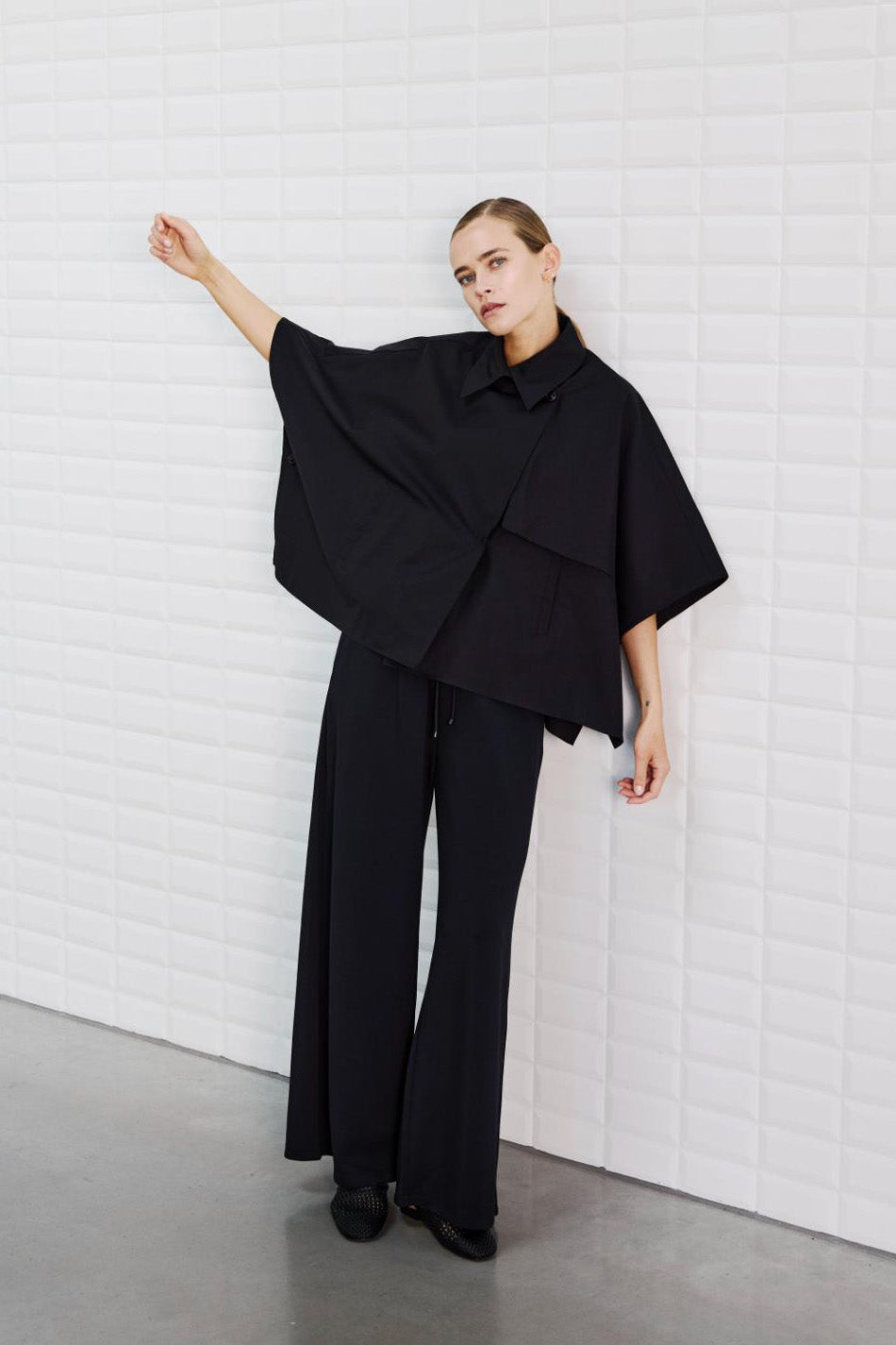 WITHBLACK WBLmedusa Trench Cape 00001579 Black