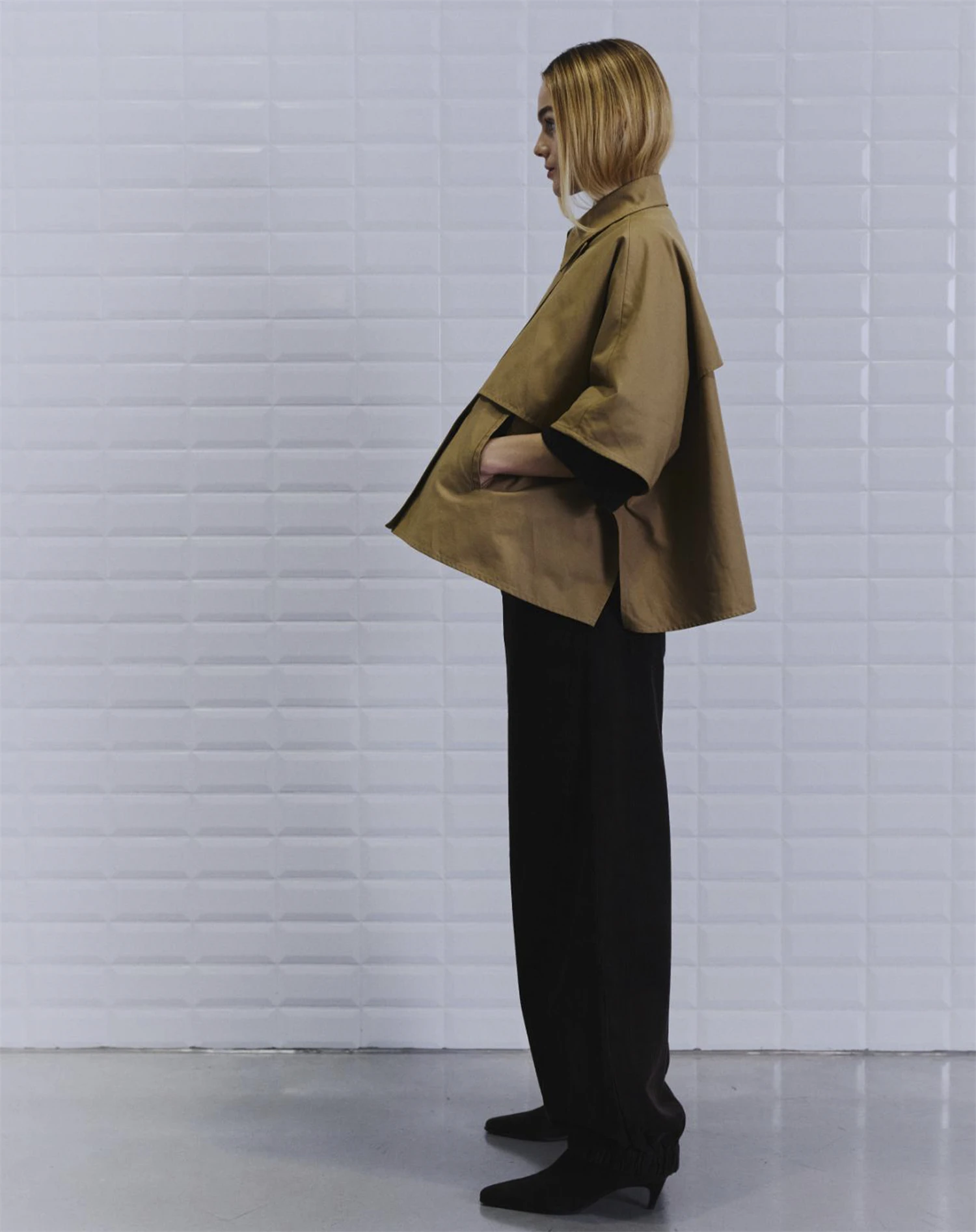 WITHBLACK WBLmedusa Trench Cape Camel