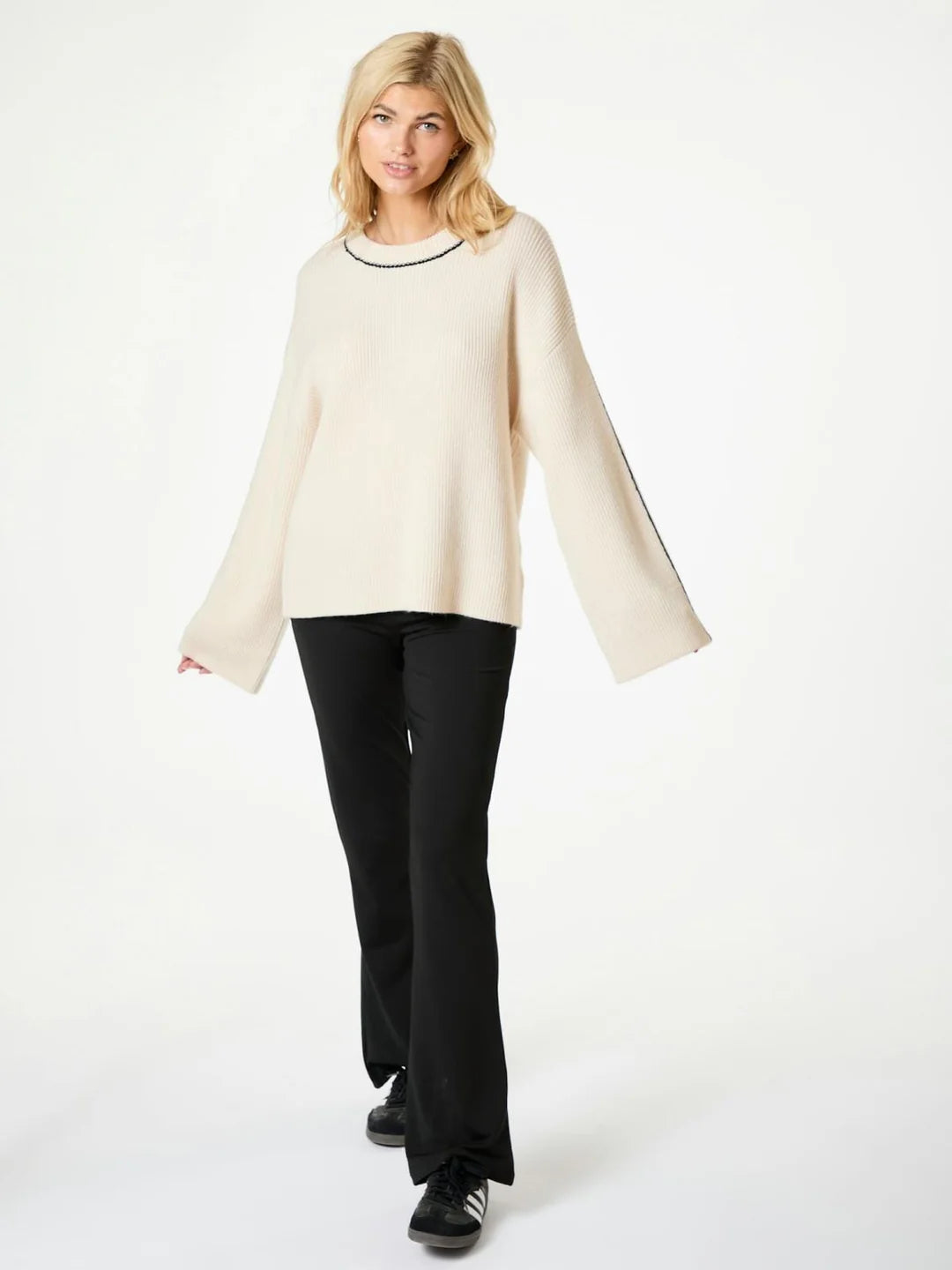 Neo Noir Latte Knit Blouse Ivory